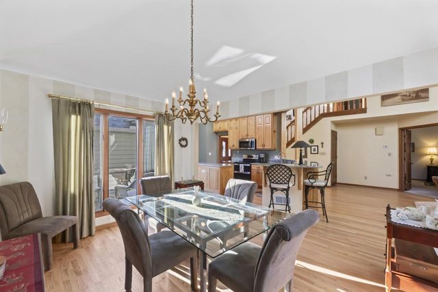 303 Pine TERRACE, Oconomowoc, WI 53066