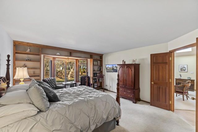 303 Pine TERRACE, Oconomowoc, WI 53066