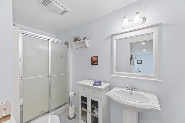 303 Pine TERRACE, Oconomowoc, WI 53066