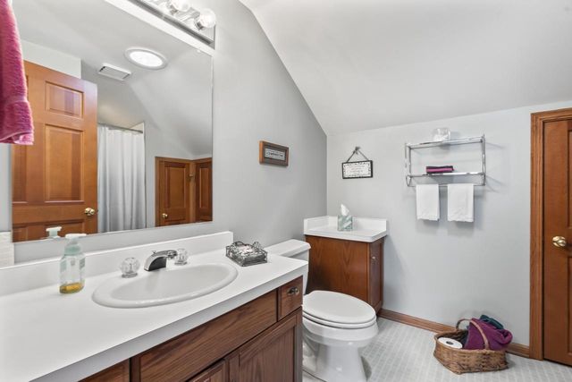 303 Pine TERRACE, Oconomowoc, WI 53066