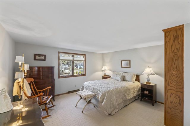 303 Pine TERRACE, Oconomowoc, WI 53066