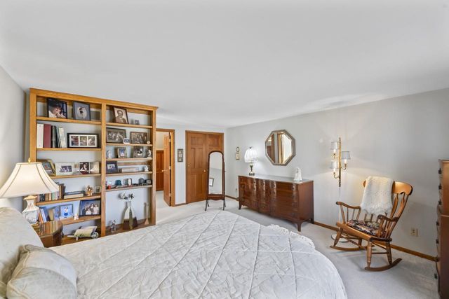 303 Pine TERRACE, Oconomowoc, WI 53066