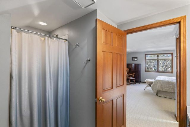 303 Pine TERRACE, Oconomowoc, WI 53066