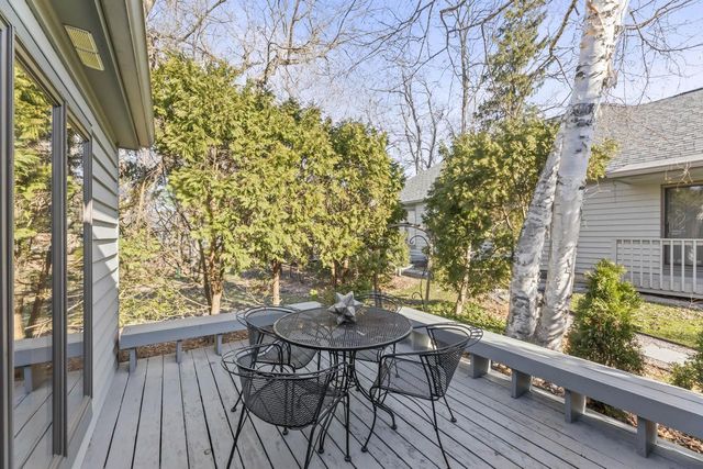 303 Pine TERRACE, Oconomowoc, WI 53066