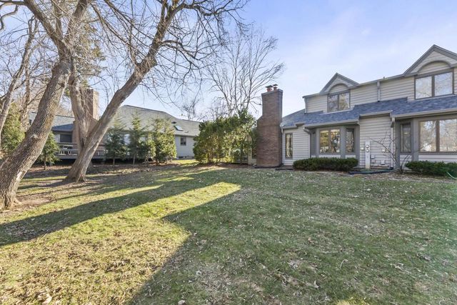 303 Pine TERRACE, Oconomowoc, WI 53066