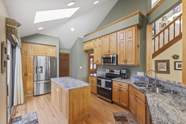 303 Pine TERRACE, Oconomowoc, WI 53066