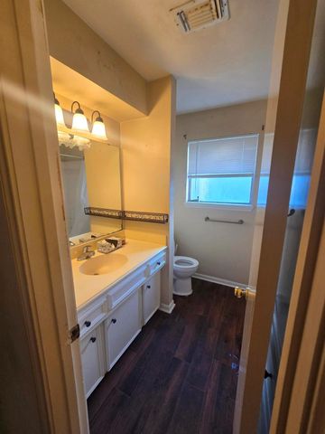 3825 Avenue R, Rosenberg, TX 77471