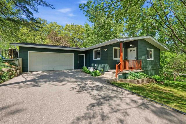 1803 Dunnwood Way, Oregon, WI 53575