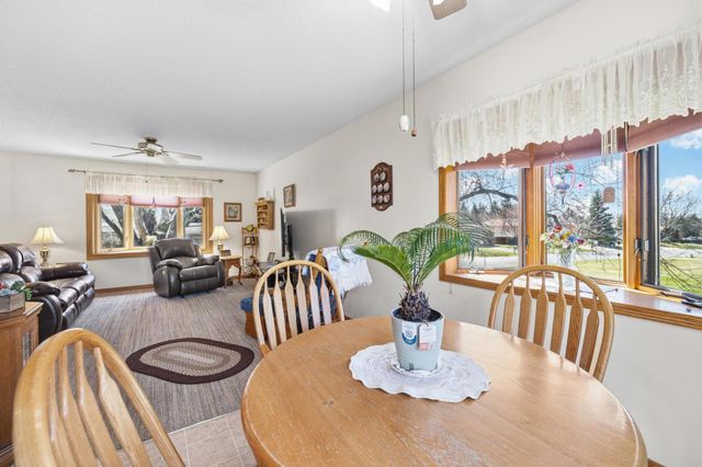 5610 Cedarwood Street NE, Prior Lake, MN 55372