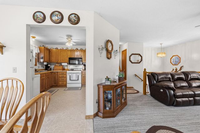 5610 Cedarwood Street NE, Prior Lake, MN 55372