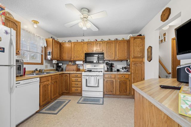 5610 Cedarwood Street NE, Prior Lake, MN 55372