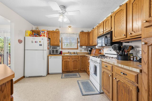 5610 Cedarwood Street NE, Prior Lake, MN 55372