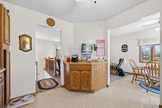 5610 Cedarwood Street NE, Prior Lake, MN 55372