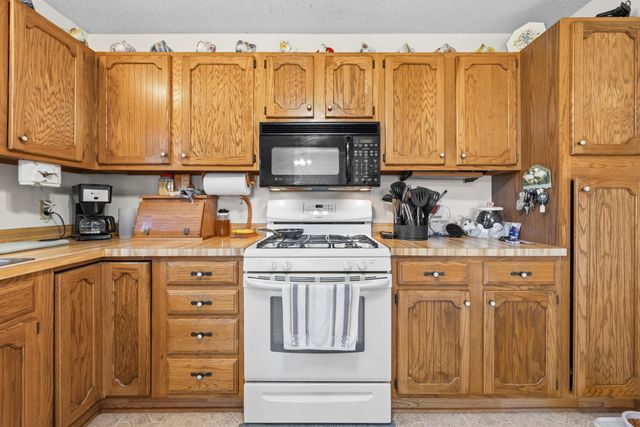 5610 Cedarwood Street NE, Prior Lake, MN 55372