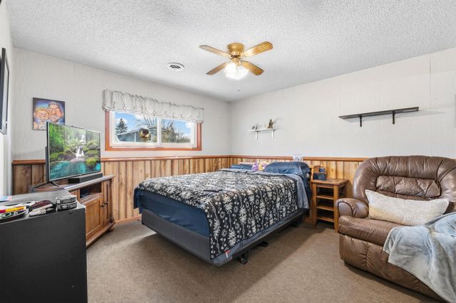 5610 Cedarwood Street NE, Prior Lake, MN 55372