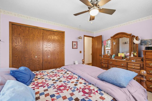 5610 Cedarwood Street NE, Prior Lake, MN 55372