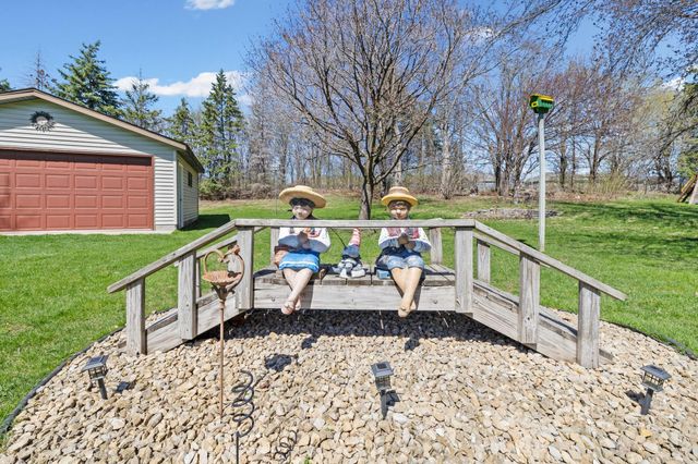 5610 Cedarwood Street NE, Prior Lake, MN 55372