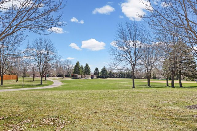 5610 Cedarwood Street NE, Prior Lake, MN 55372