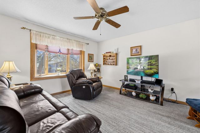 5610 Cedarwood Street NE, Prior Lake, MN 55372