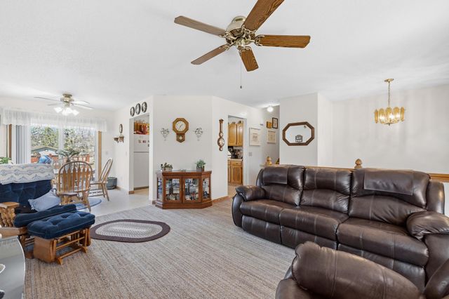 5610 Cedarwood Street NE, Prior Lake, MN 55372