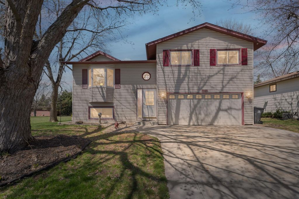 5610 Cedarwood Street NE, Prior Lake, MN 55372 — photo 2