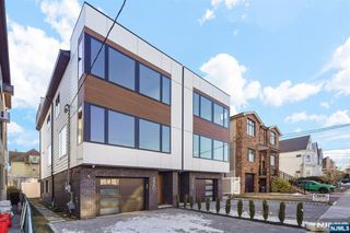 220 Washington Place, Cliffside Park, NJ 07010