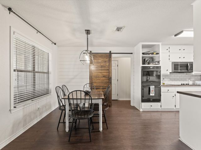 402 Brookview Drive, Decatur, TX 76234