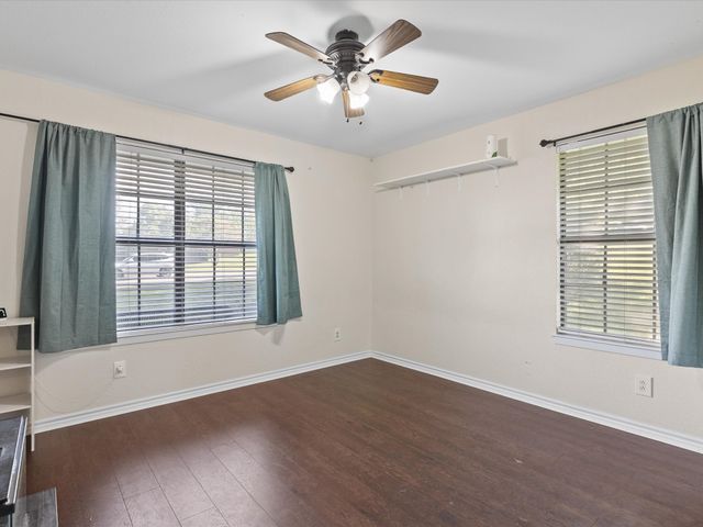 402 Brookview Drive, Decatur, TX 76234