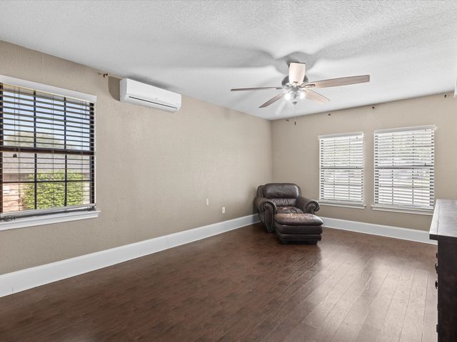 402 Brookview Drive, Decatur, TX 76234