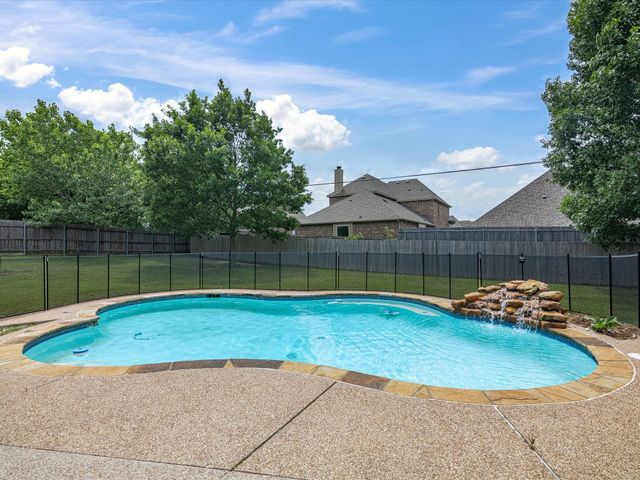 402 Brookview Drive, Decatur, TX 76234