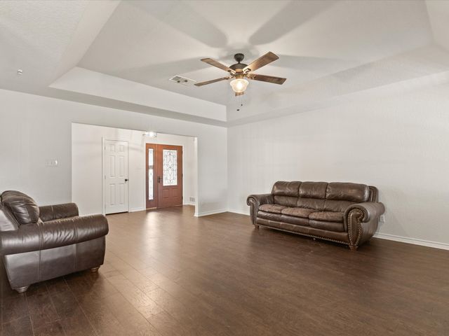 402 Brookview Drive, Decatur, TX 76234