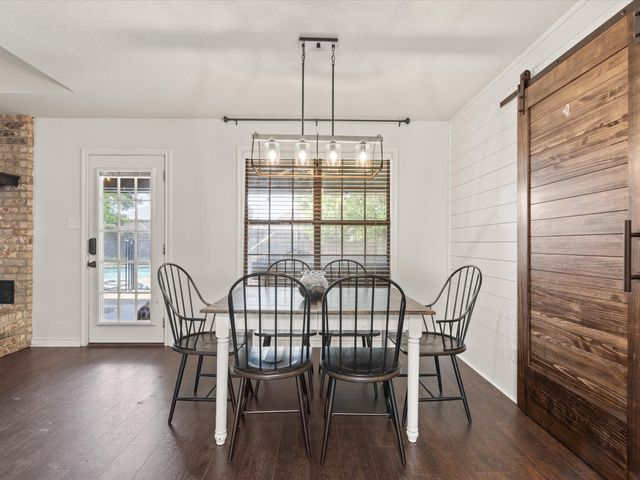 402 Brookview Drive, Decatur, TX 76234