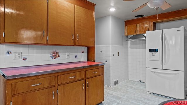 15 Hamilton Avenue, Lackawanna, NY 14218