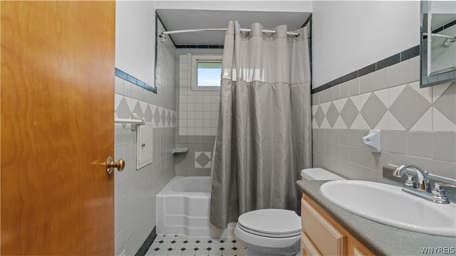 15 Hamilton Avenue, Lackawanna, NY 14218