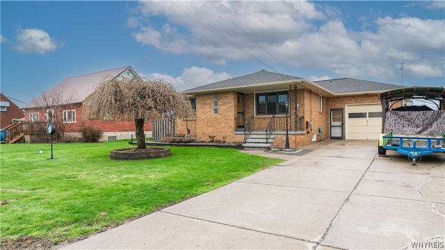 15 Hamilton Avenue, Lackawanna, NY 14218