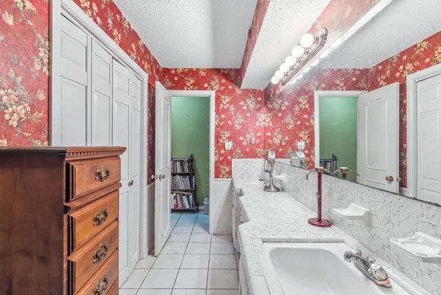 6400 Chapman Drive, Greenville, TX 75402