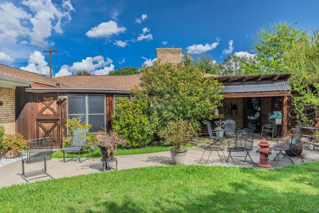 6400 Chapman Drive, Greenville, TX 75402