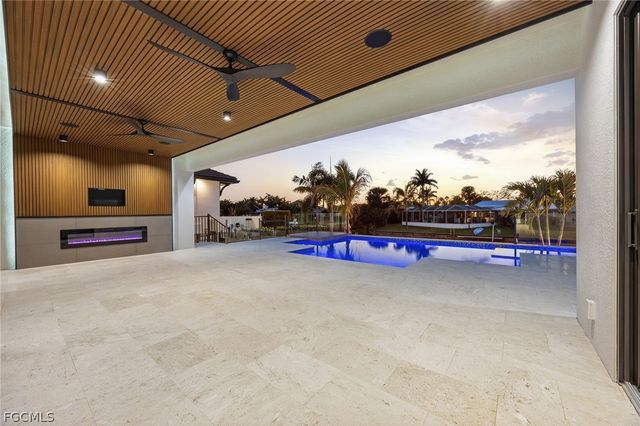 5310 Bayview CT, Cape Coral, FL 33904