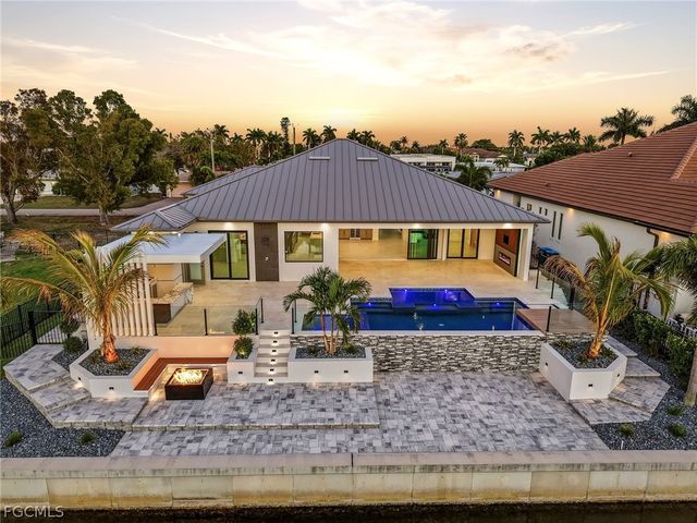 5310 Bayview CT, Cape Coral, FL 33904