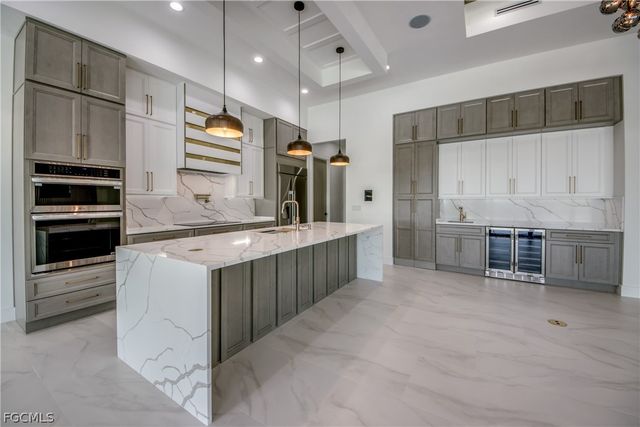 5310 Bayview CT, Cape Coral, FL 33904