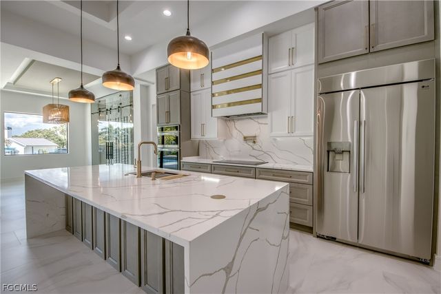 5310 Bayview CT, Cape Coral, FL 33904