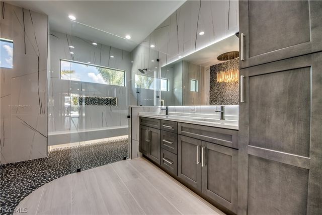 5310 Bayview CT, Cape Coral, FL 33904