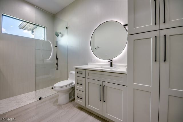 5310 Bayview CT, Cape Coral, FL 33904