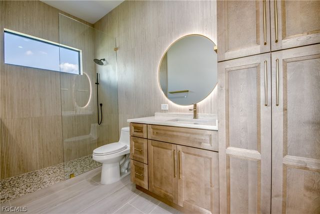 5310 Bayview CT, Cape Coral, FL 33904