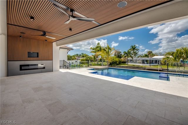 5310 Bayview CT, Cape Coral, FL 33904