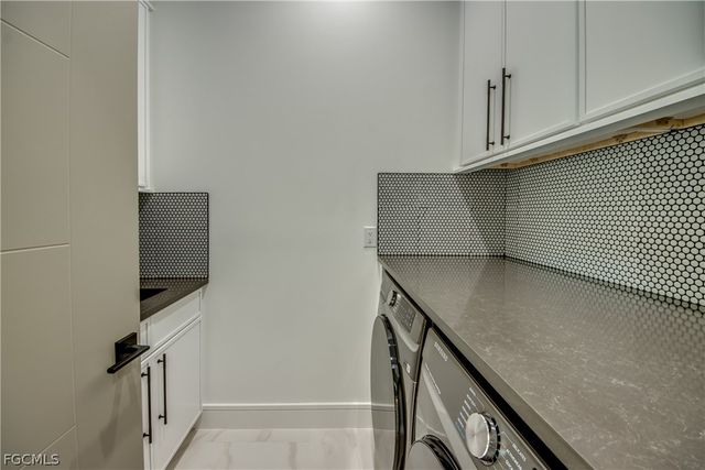 5310 Bayview CT, Cape Coral, FL 33904