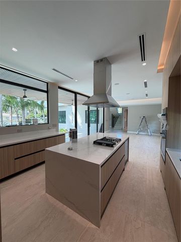 1380 Hollywood Blvd, Hollywood, FL 33019