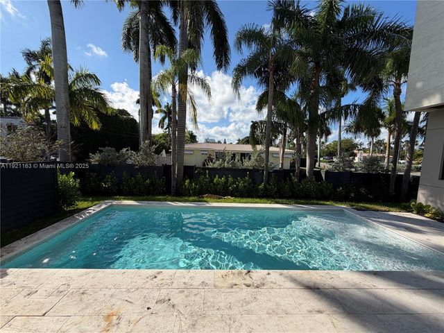 1380 Hollywood Blvd, Hollywood, FL 33019