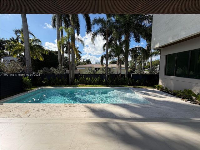 1380 Hollywood Blvd, Hollywood, FL 33019