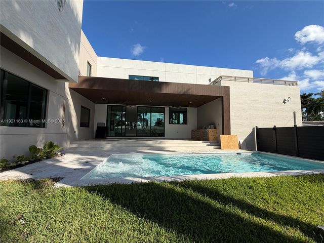 1380 Hollywood Blvd, Hollywood, FL 33019